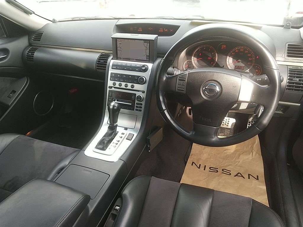 NISSAN SKYLINE