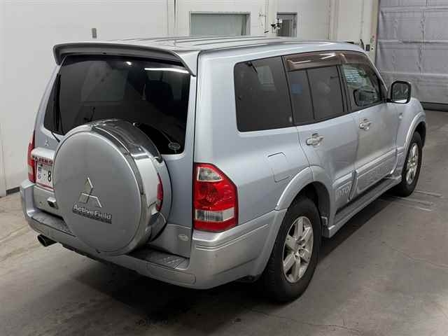 MITSUBISHI PAJERO