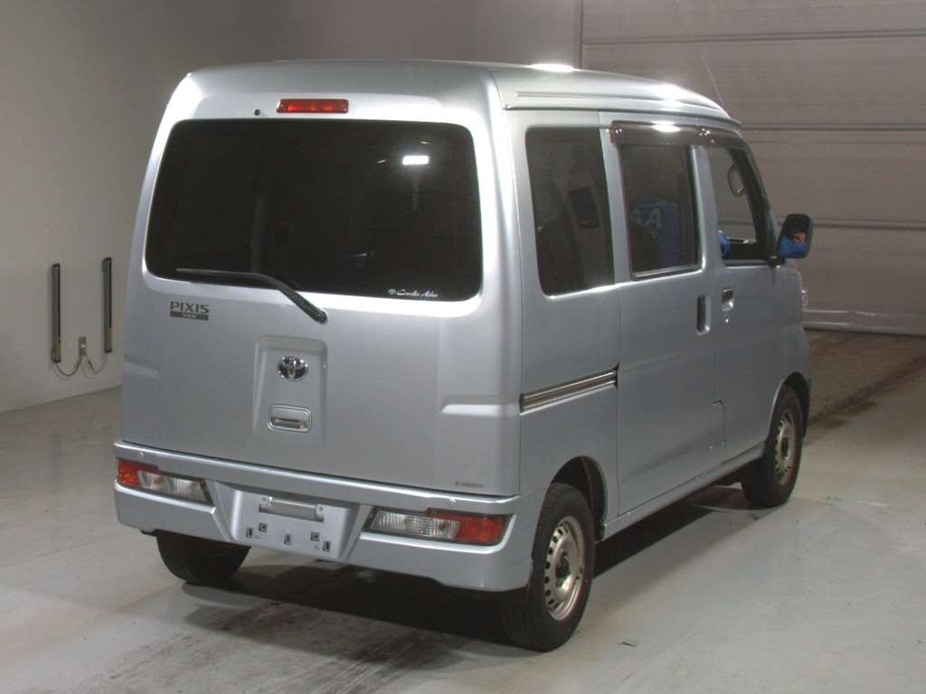 TOYOTA PIXIS VAN