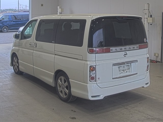NISSAN ELGRAND