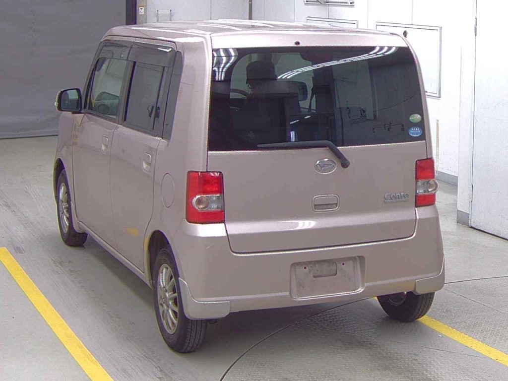 DAIHATSU MOVE CONTE