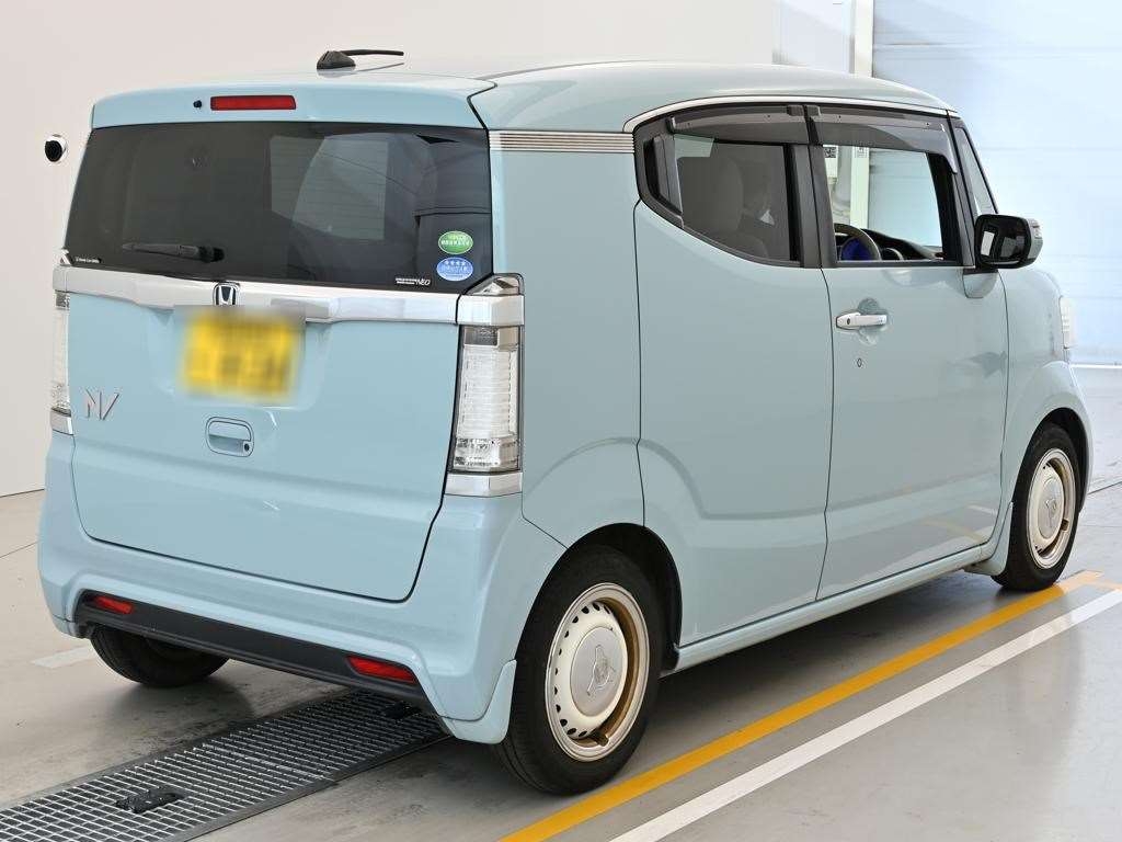 HONDA N-BOX SLASH
