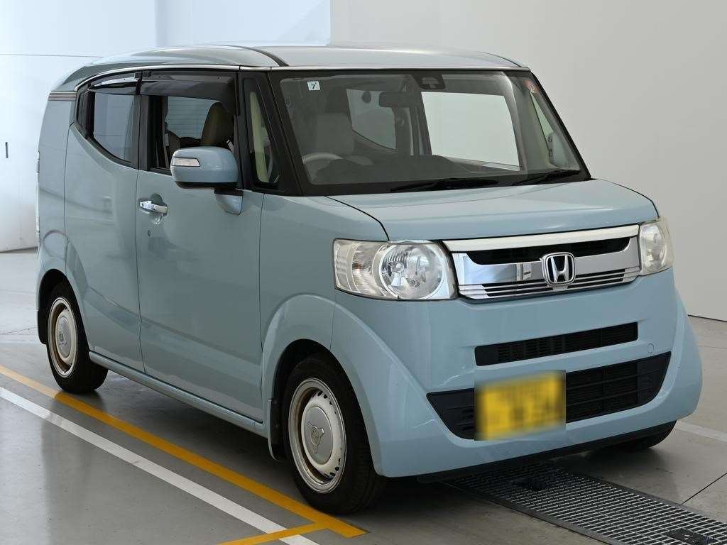 HONDA N-BOX SLASH