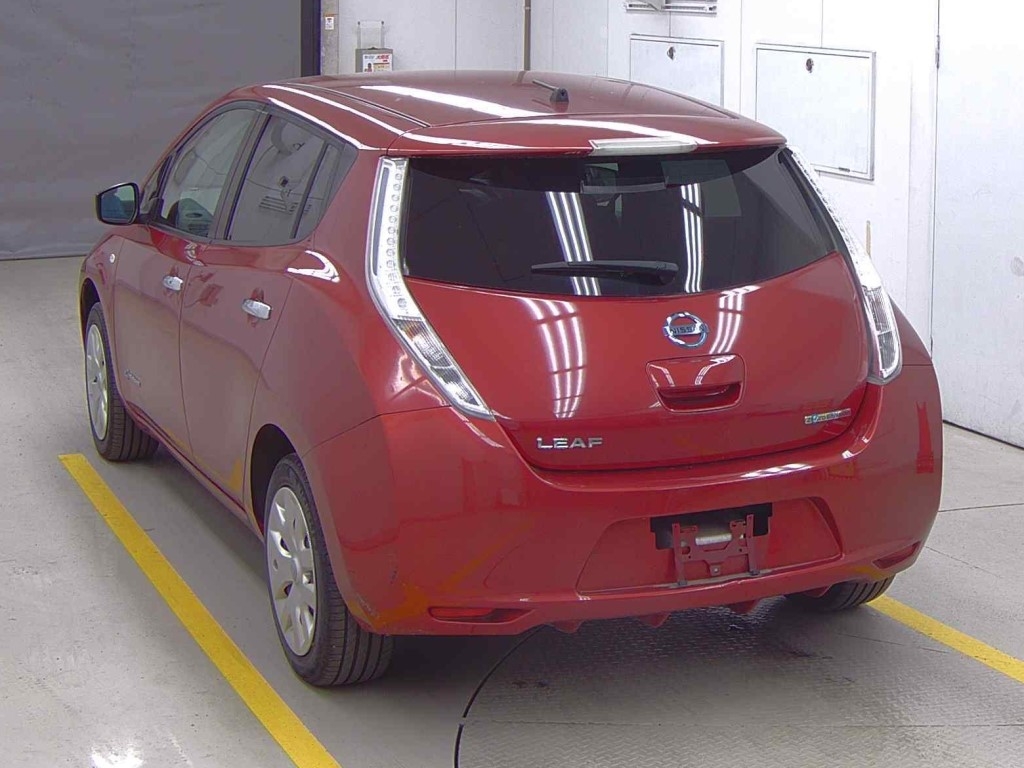 NISSAN LEAF