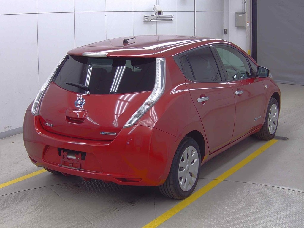 NISSAN LEAF