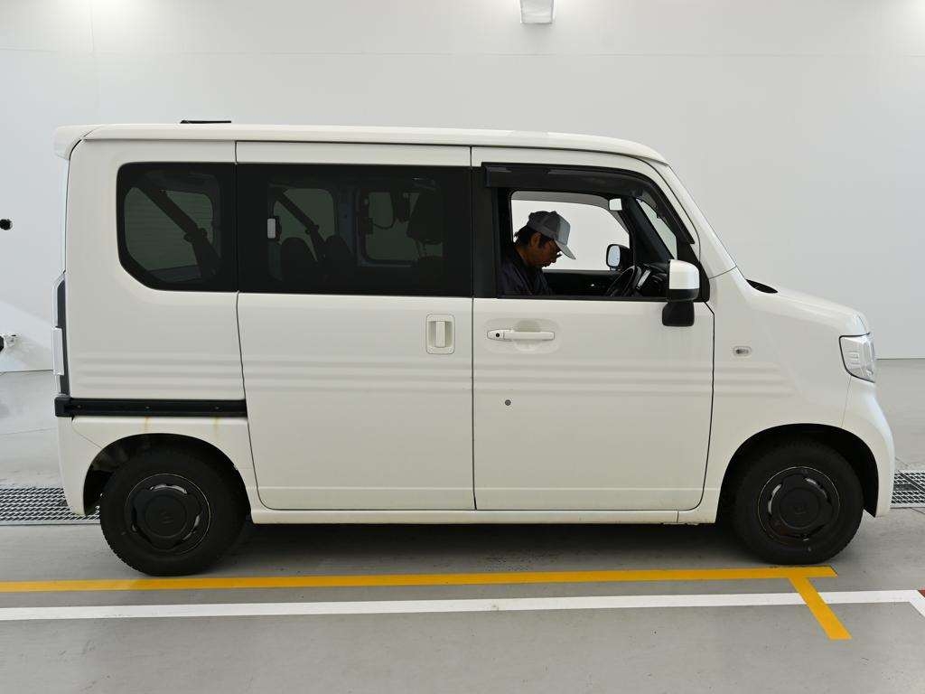 HONDA N-VAN