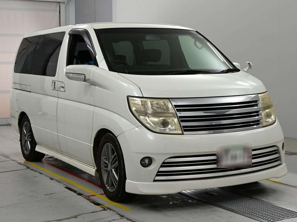 NISSAN ELGRAND