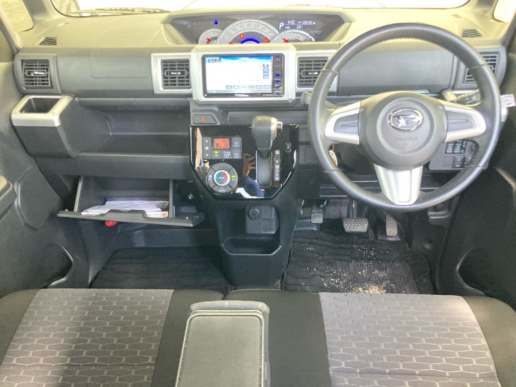 DAIHATSU WAKE
