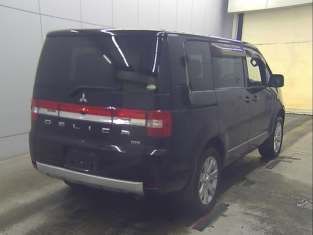 MITSUBISHI DELICA D:5