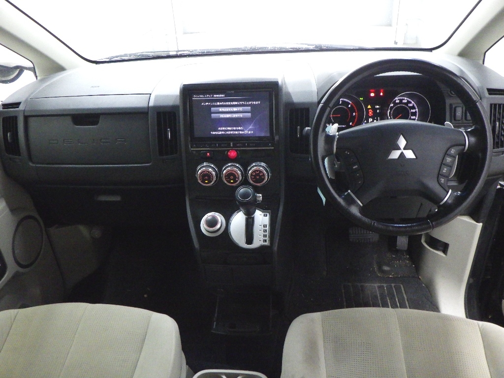 MITSUBISHI DELICA D:5