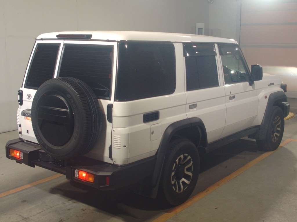 TOYOTA LAND CRUISER
