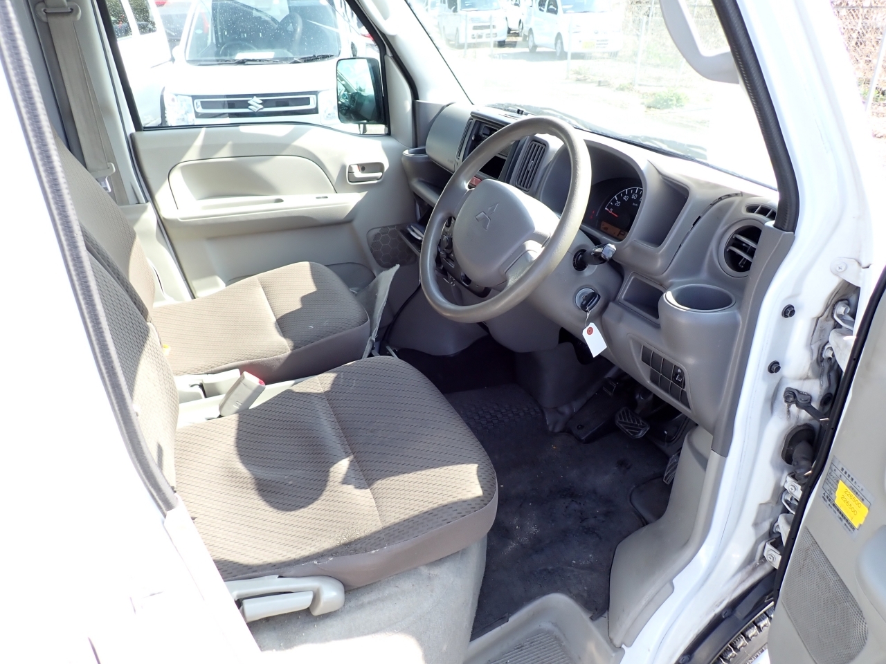MITSUBISHI MINICAB