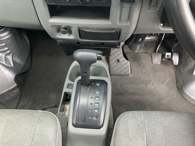 NISSAN CLIPPER