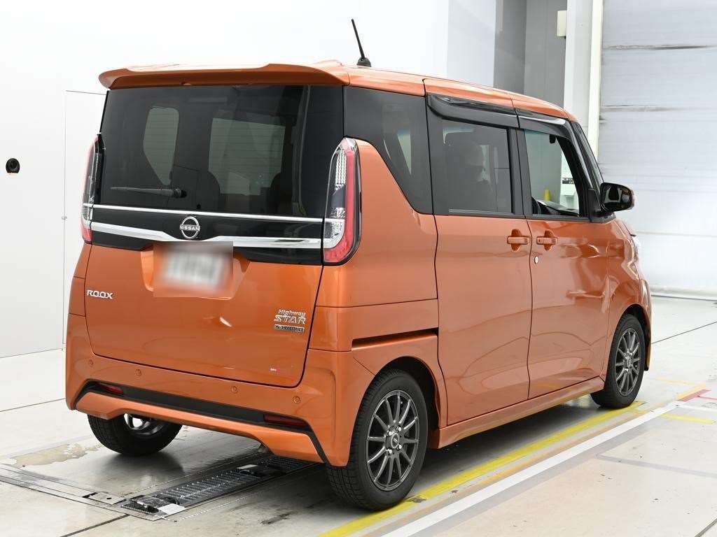 NISSAN ROOX