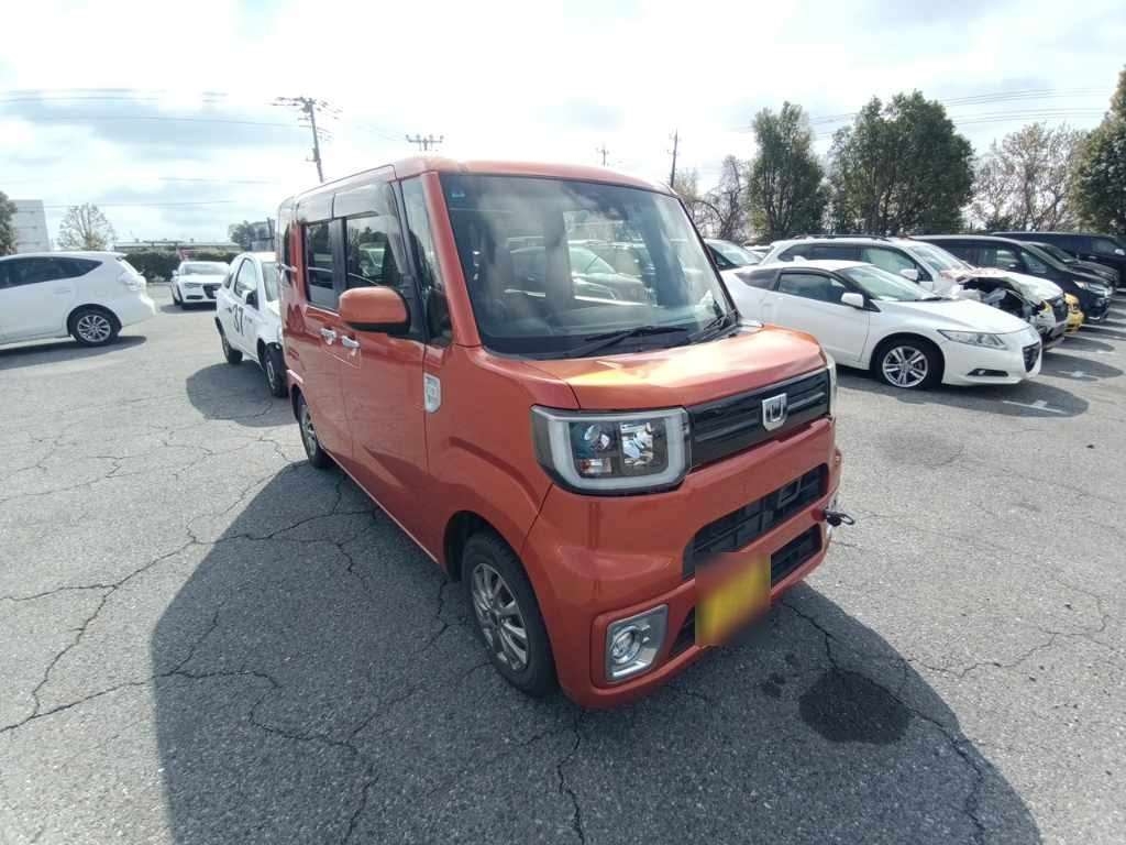 DAIHATSU WAKE