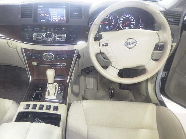 NISSAN FUGA