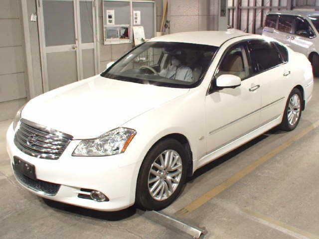 NISSAN FUGA