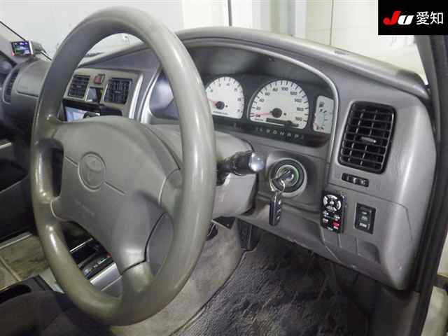 TOYOTA HILUX SURF