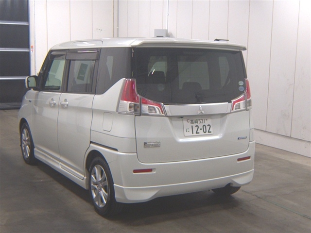 MITSUBISHI DELICA D:2
