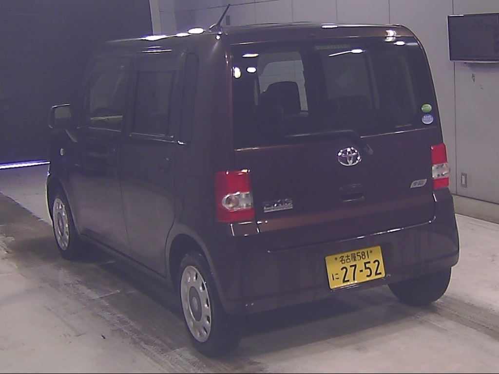 TOYOTA PIXIS SPACE