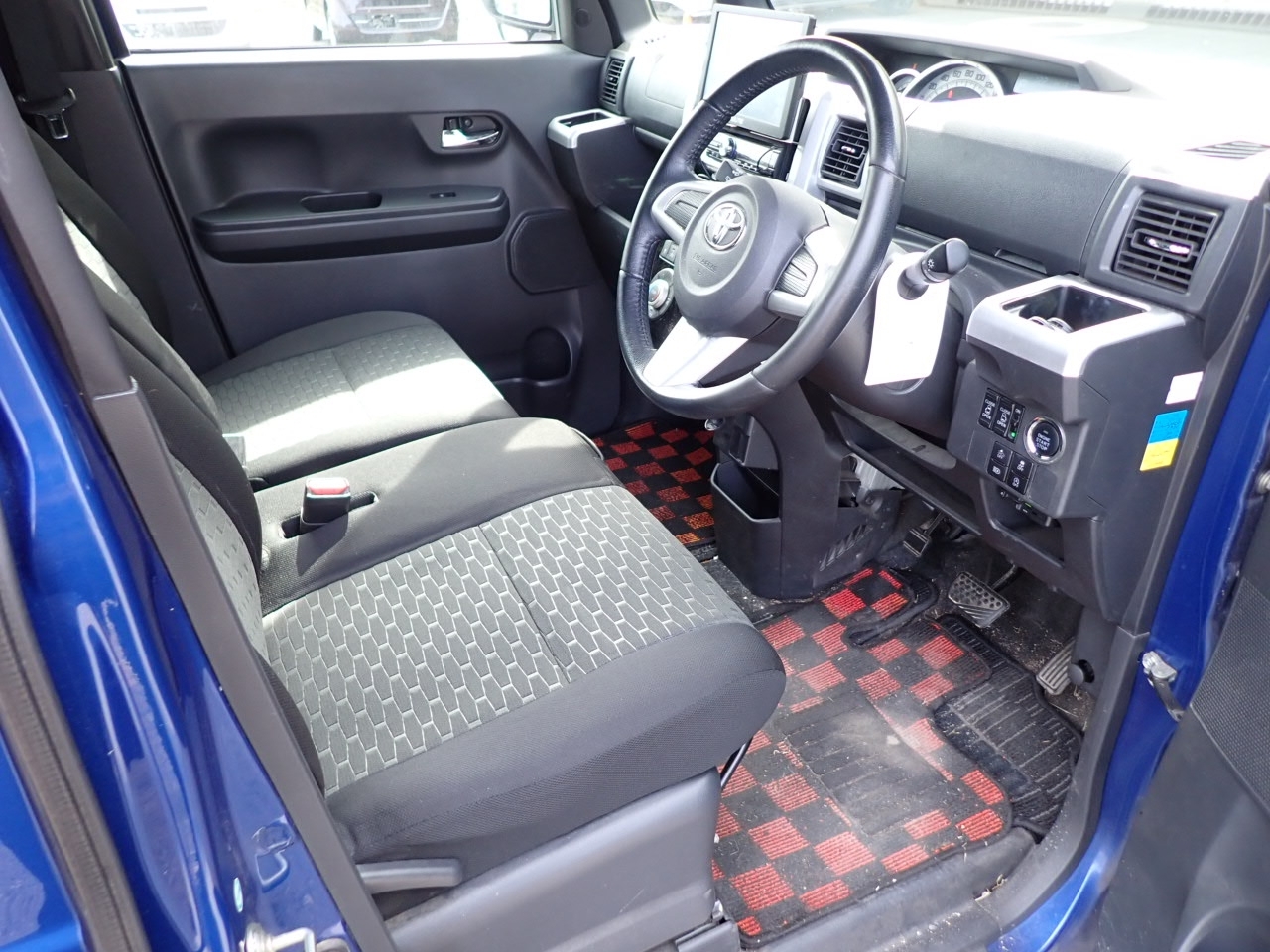 TOYOTA PIXIS MEGA