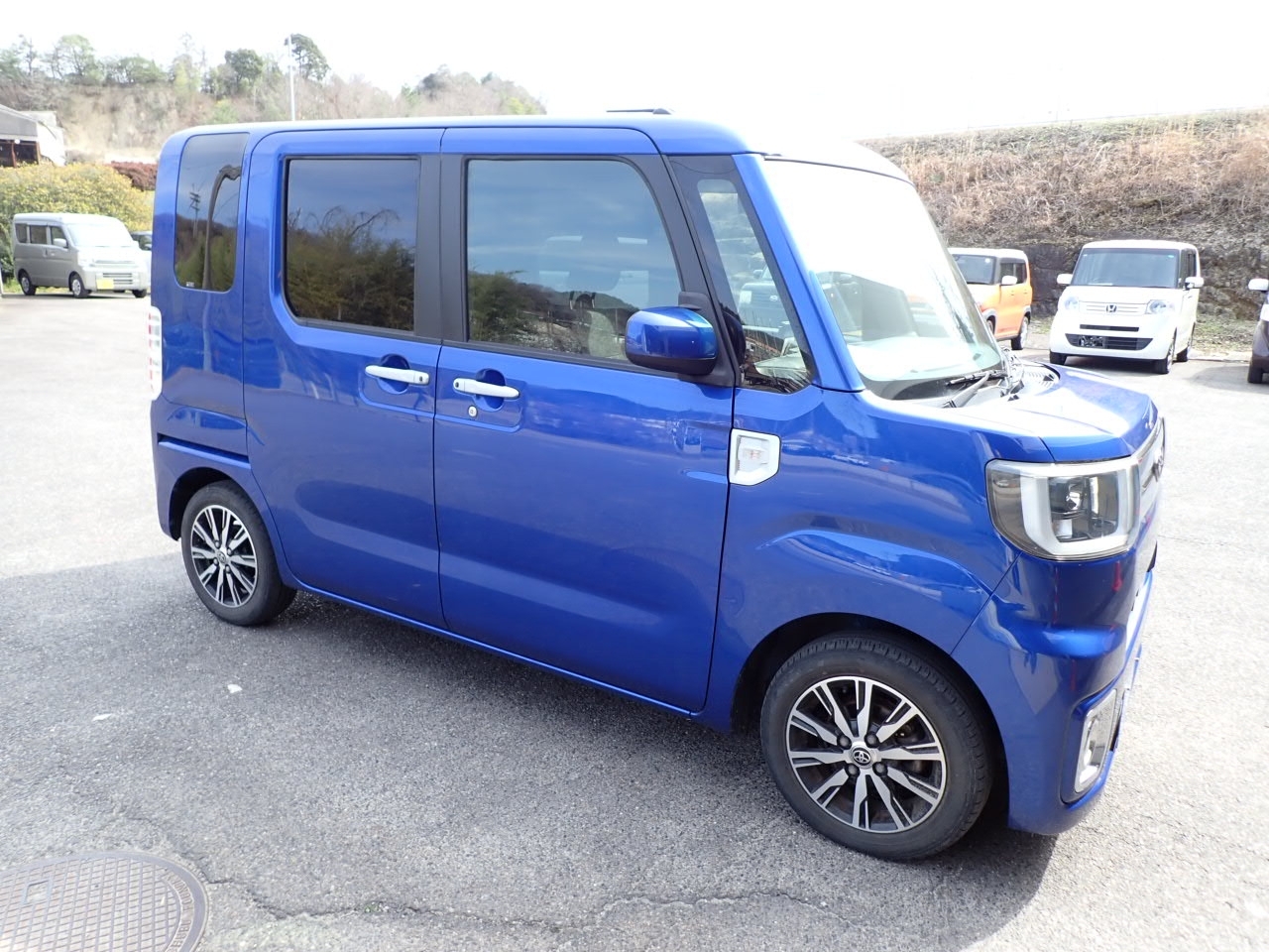 TOYOTA PIXIS MEGA