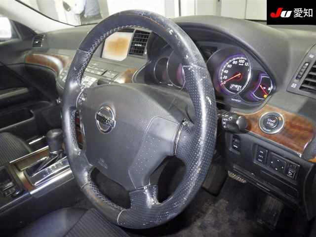 NISSAN FUGA