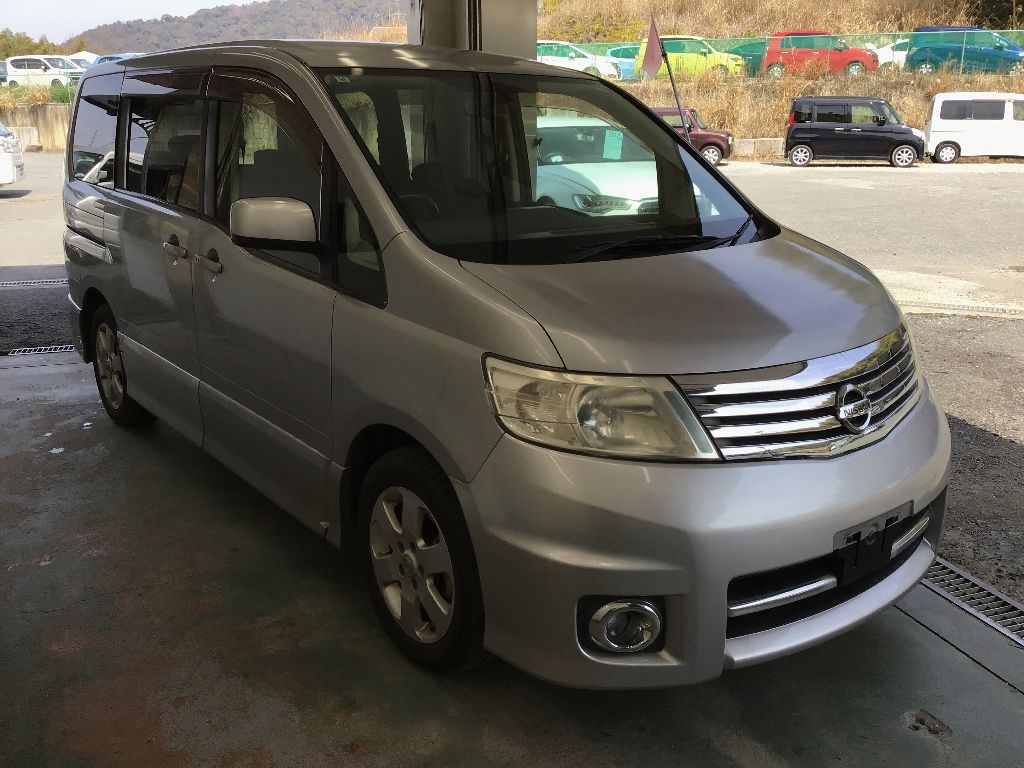 NISSAN SERENA