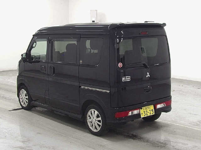 MITSUBISHI TOWN BOX