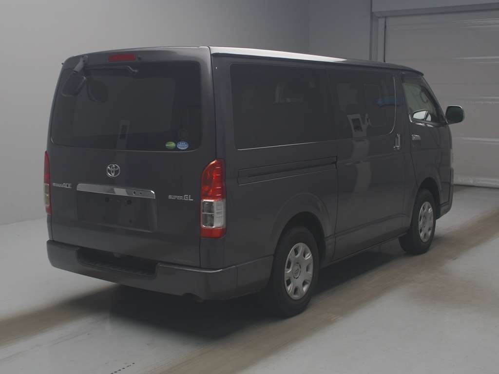 TOYOTA REGIUS ACE