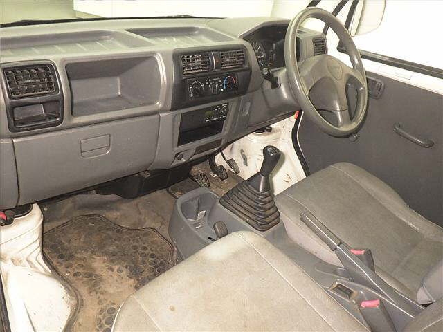 NISSAN CLIPPER