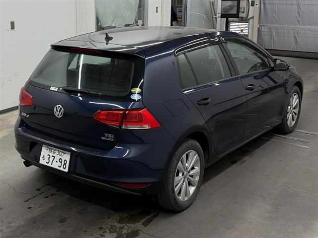 VOLKSWAGEN GOLF