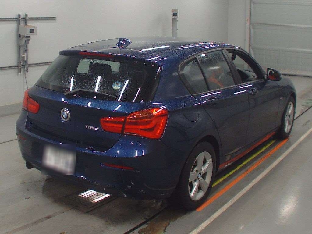 BMW 1-SERIES
