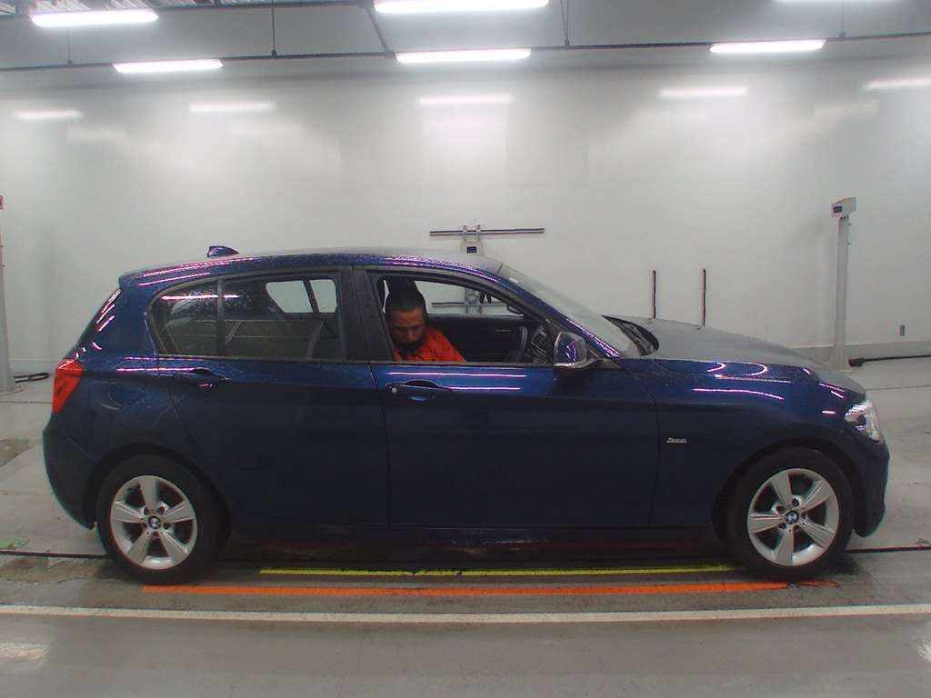 BMW 1-SERIES