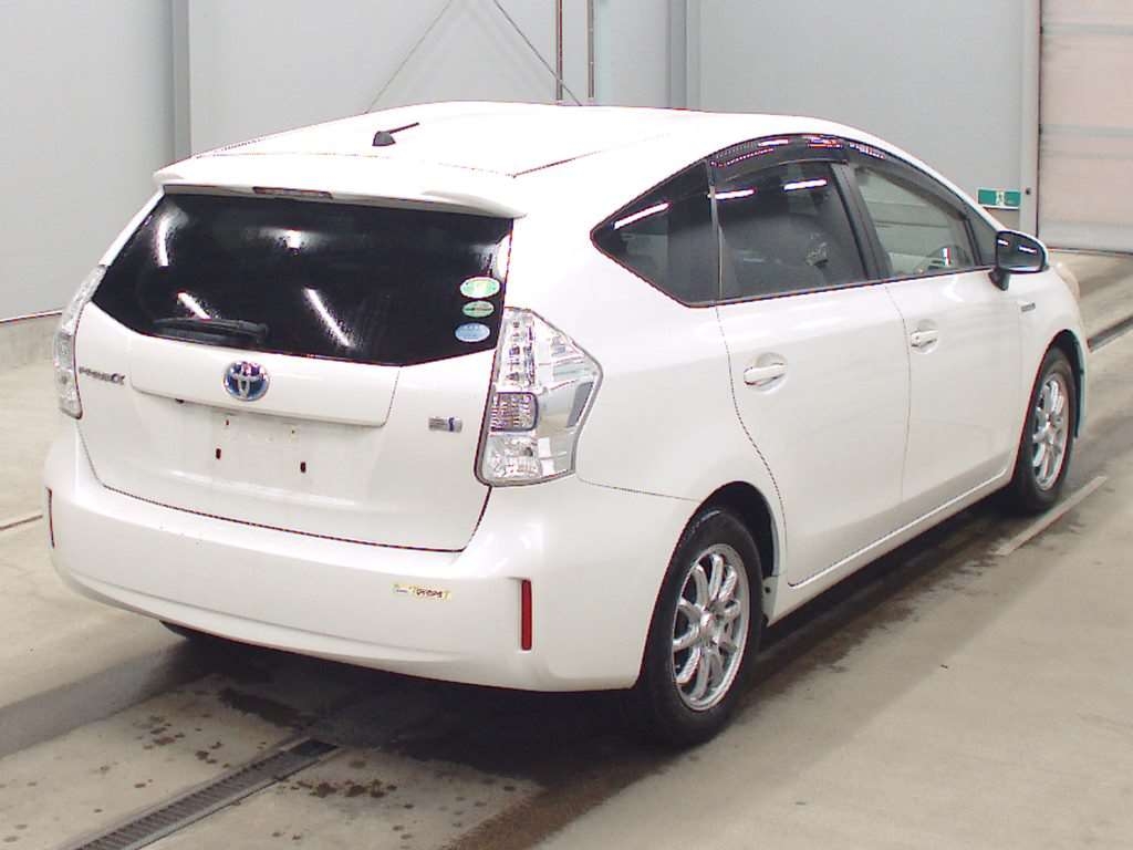 TOYOTA PRIUS ALPHA