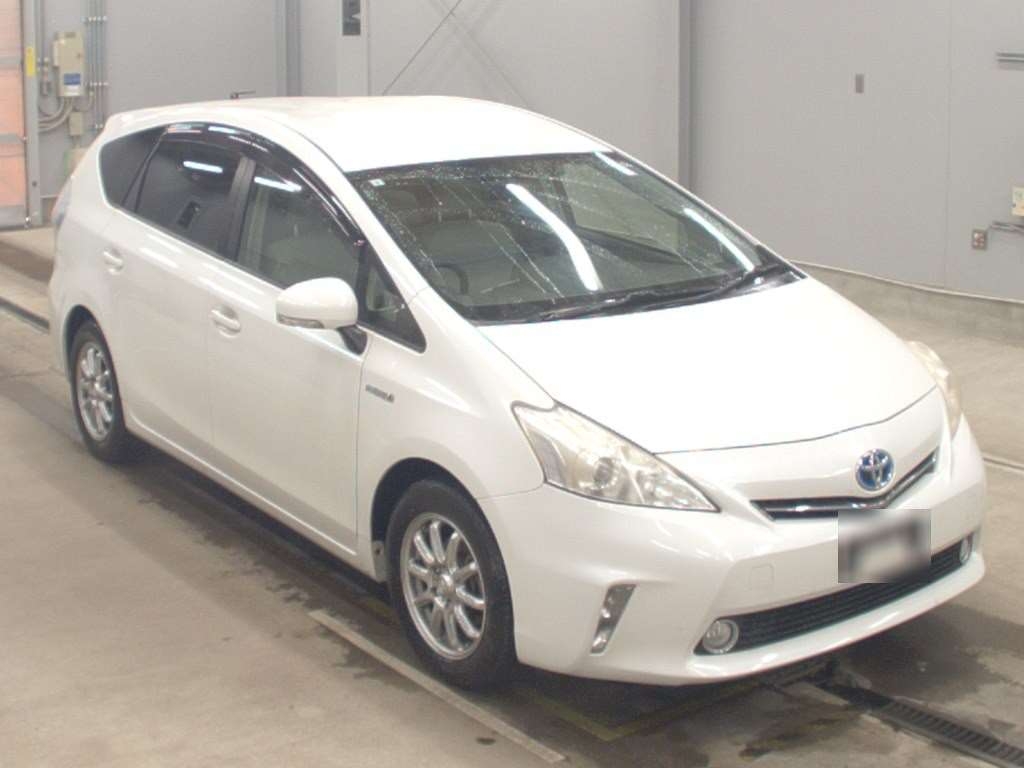 TOYOTA PRIUS ALPHA