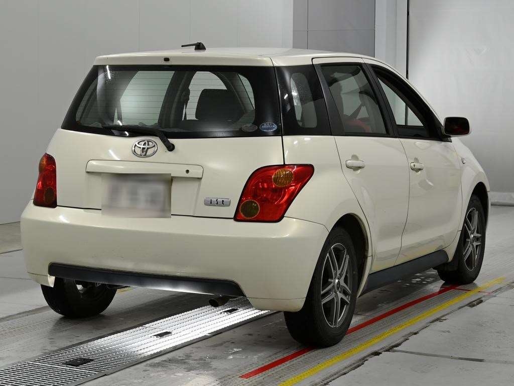 TOYOTA IST