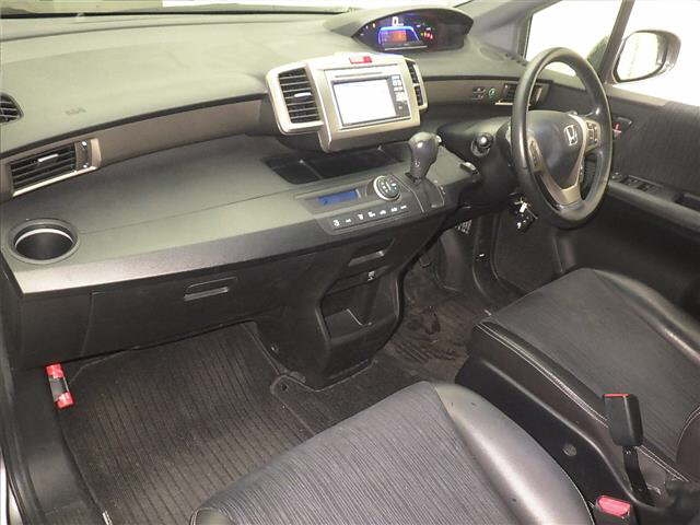 HONDA FREED SPIKE