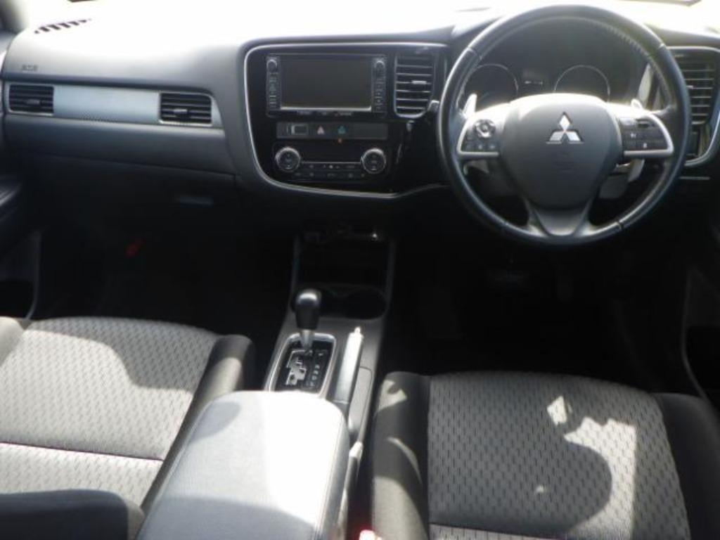 MITSUBISHI OUTLANDER