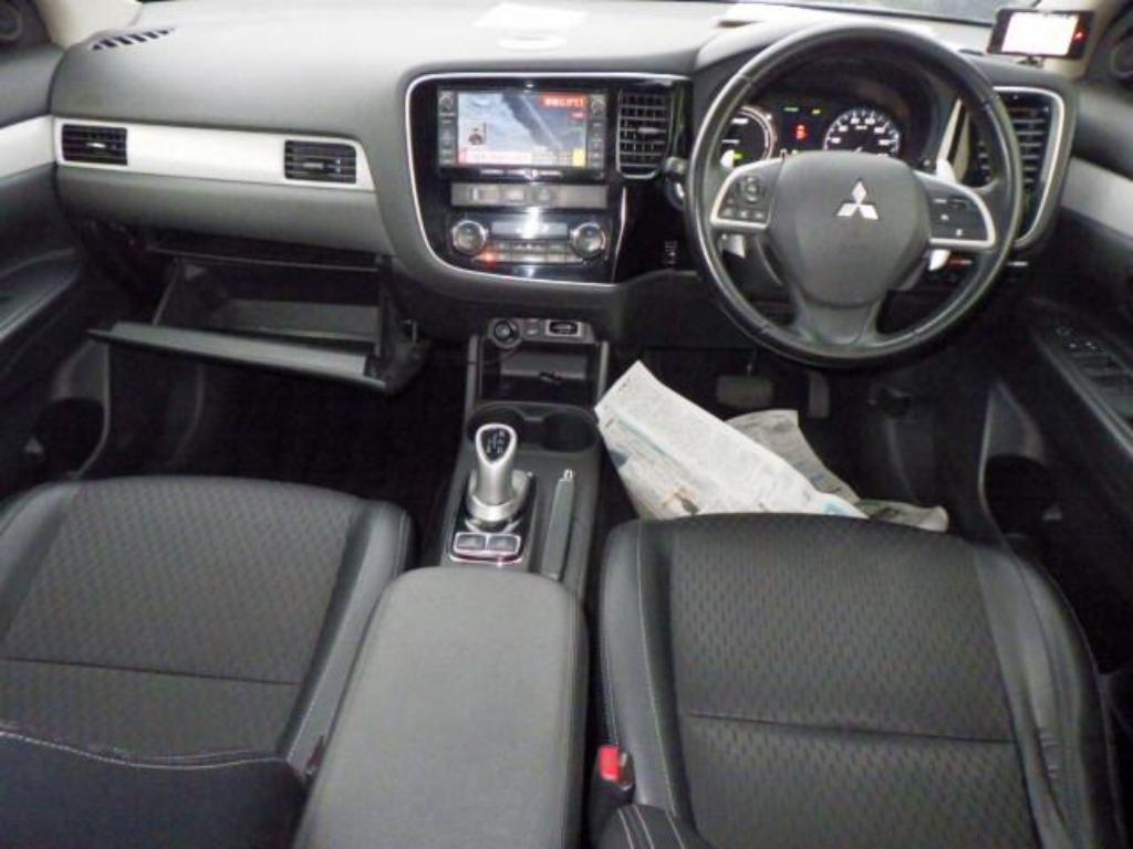 MITSUBISHI OUTLANDER
