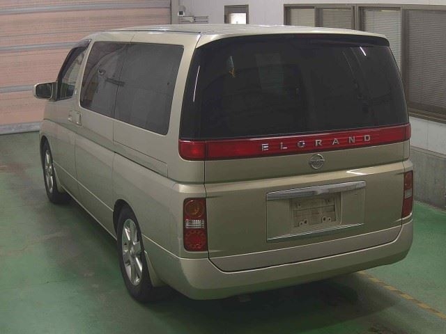 NISSAN ELGRAND