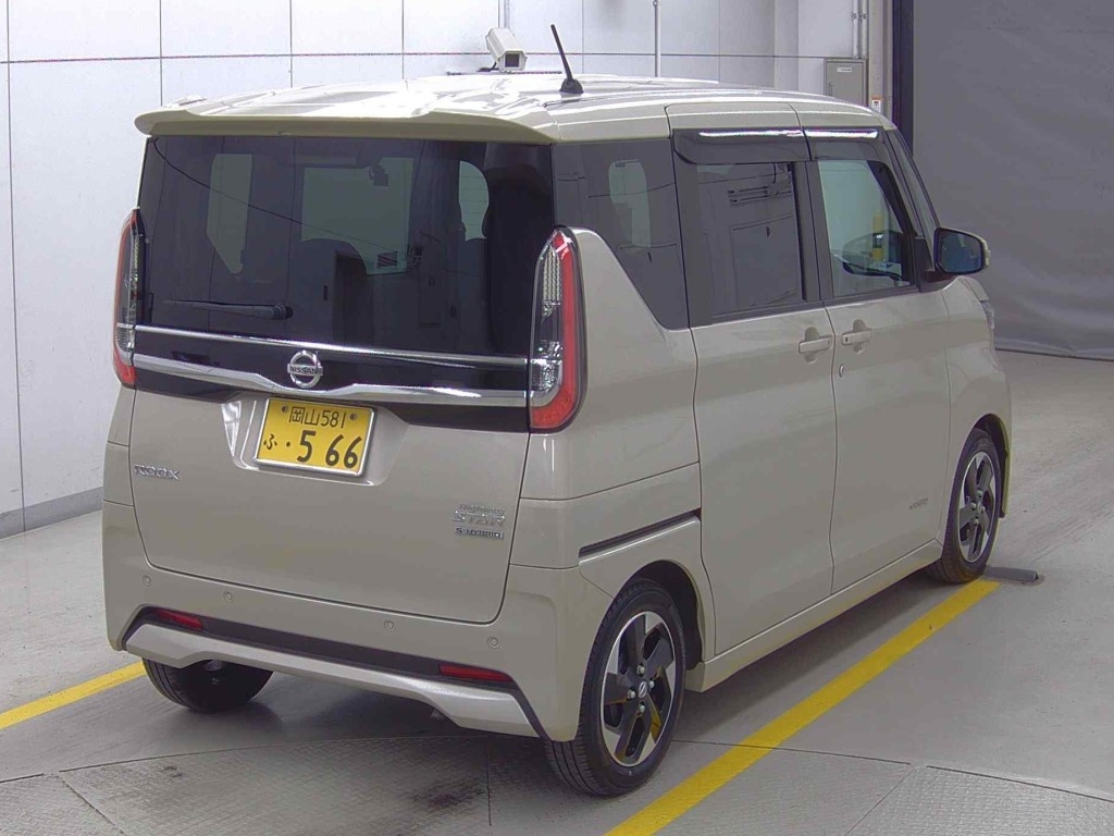 NISSAN ROOX