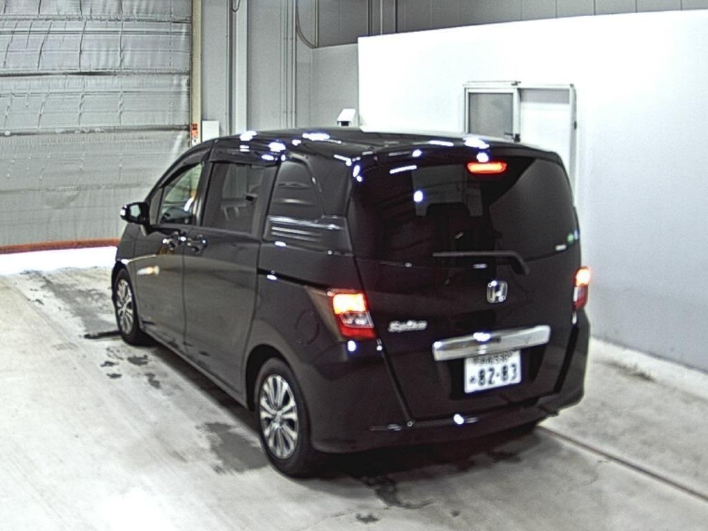 HONDA FREED SPIKE