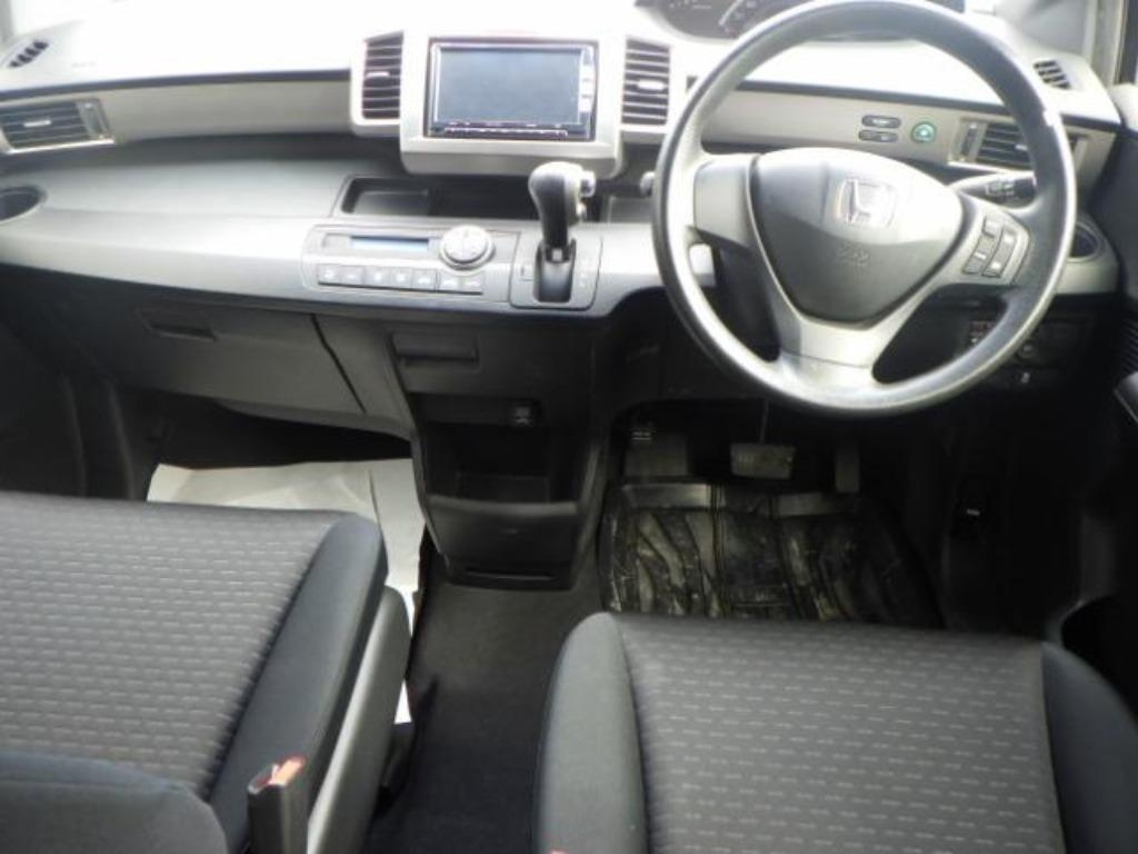 HONDA FREED SPIKE