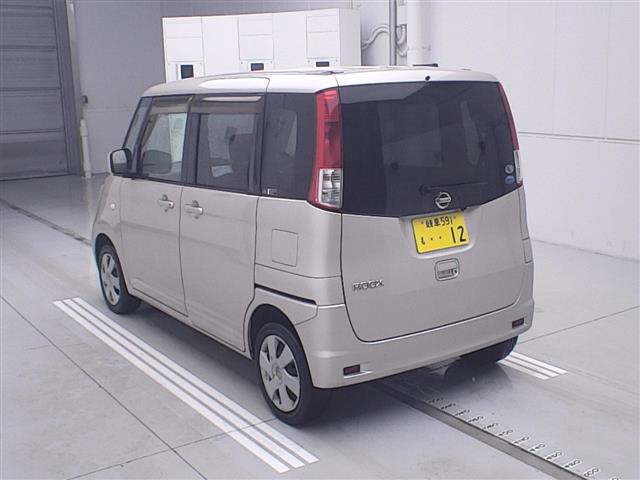 NISSAN ROOX