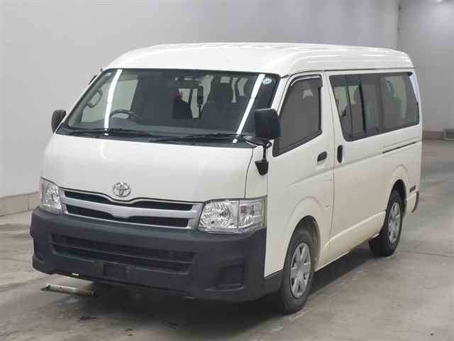 TOYOTA HIACE