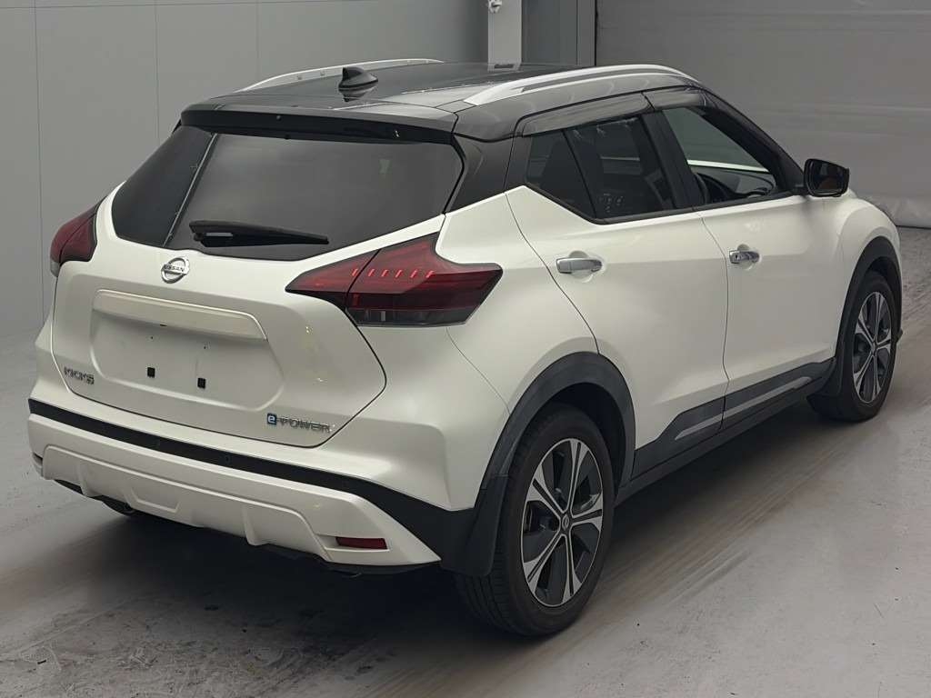 NISSAN KICKS