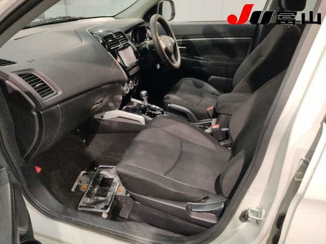MITSUBISHI RVR