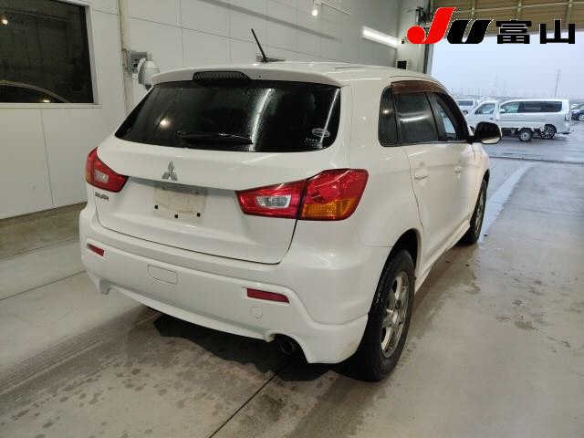 MITSUBISHI RVR