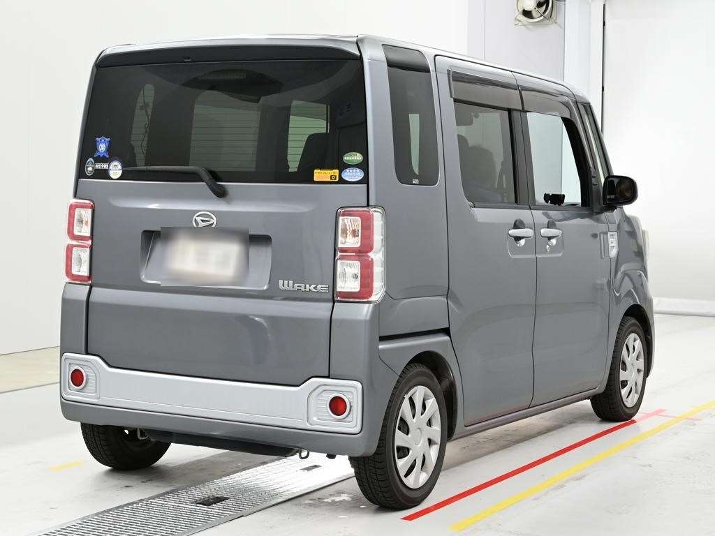 DAIHATSU WAKE